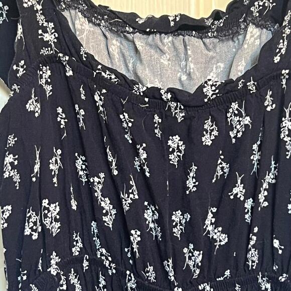 Dark navy and white floral - Picture 6 of 8